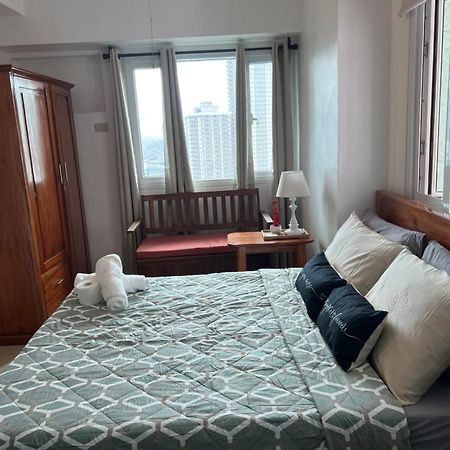 Avery Condo Suite At The Beacon Makati Макати Экстерьер фото